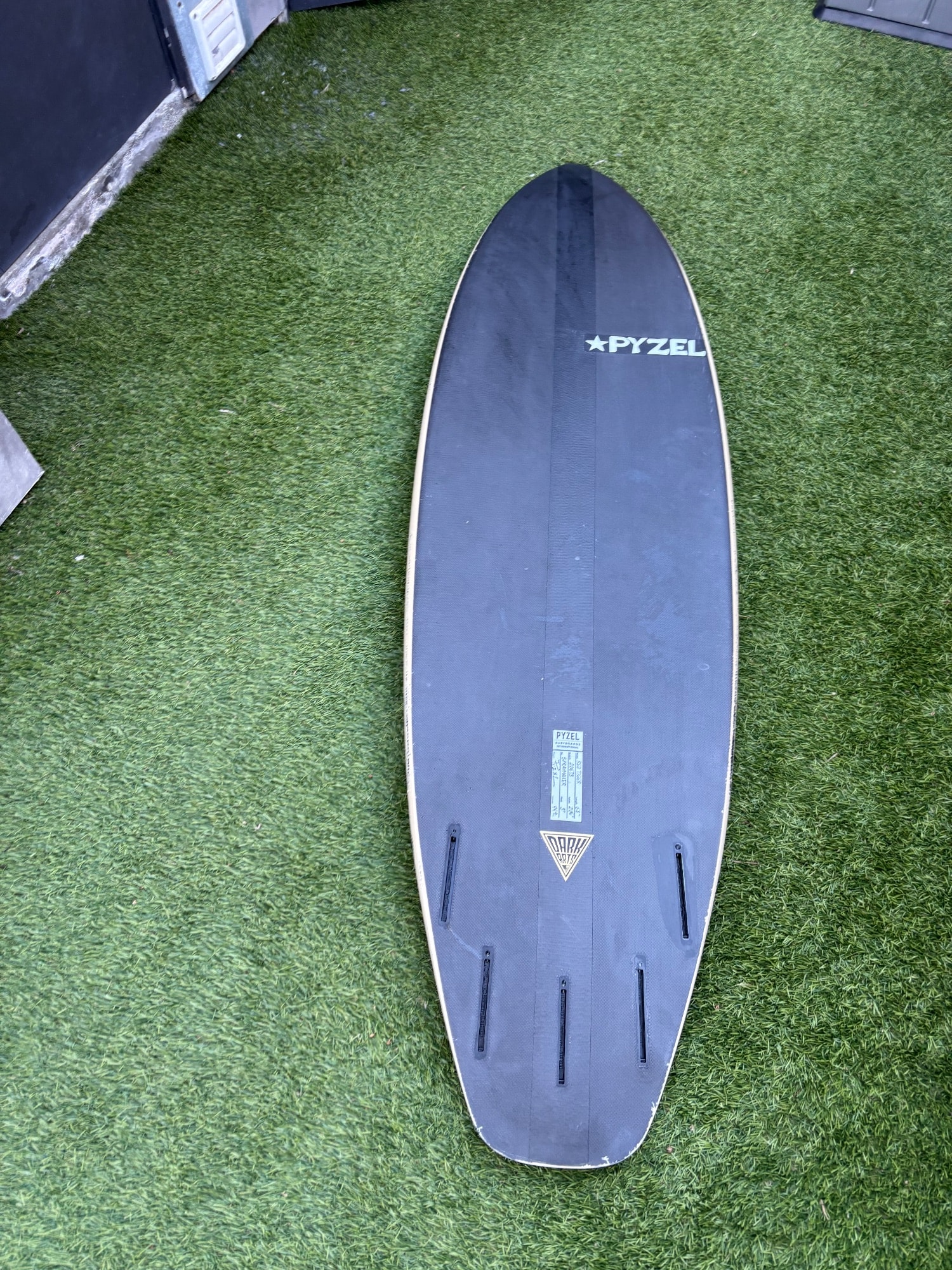 PYZEL Surfboards RED TIGER Custom Dark Arts - 6'8" (2 of 4)
