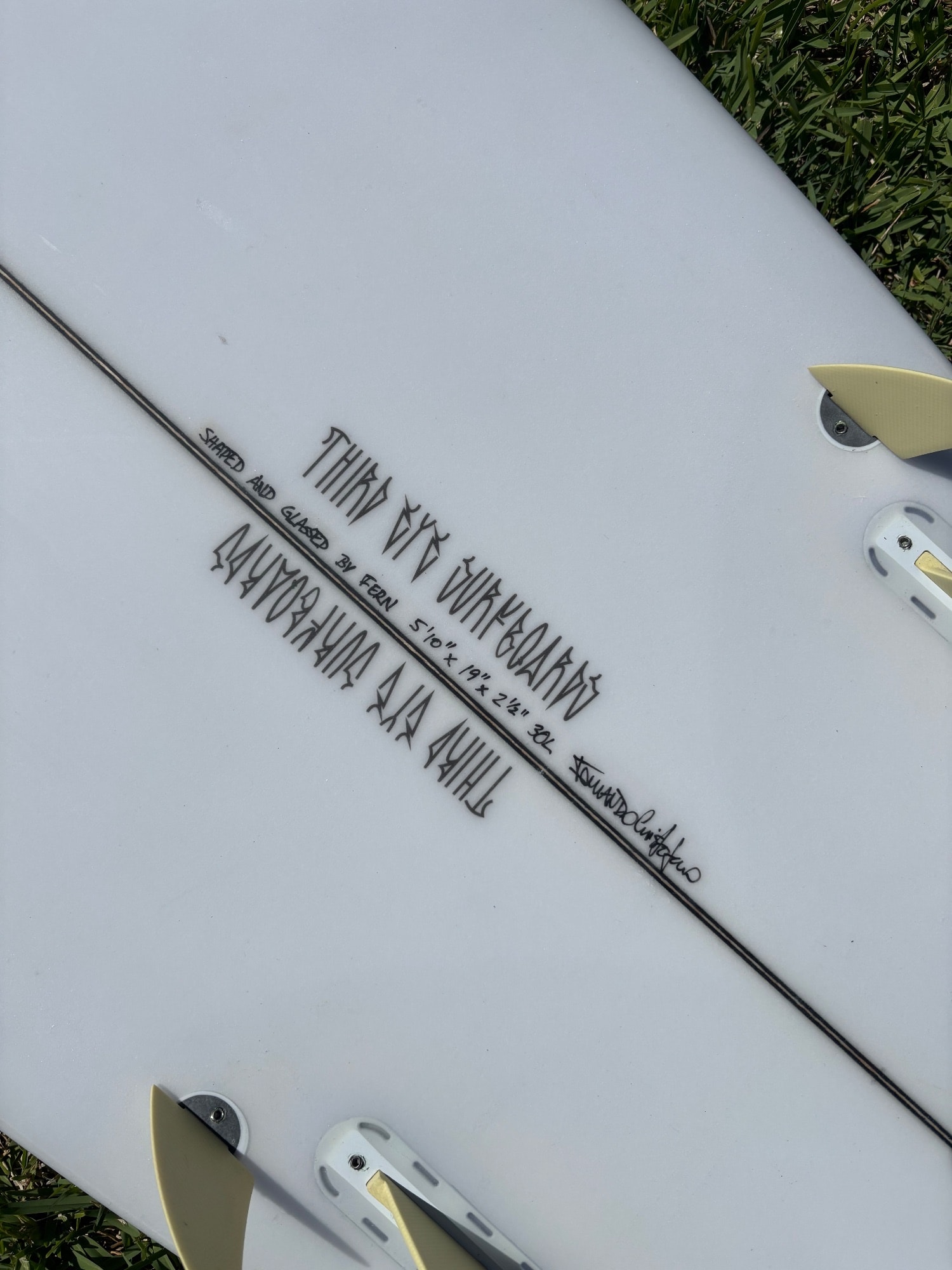 5’10 Twinzer With Fins (2 of 3)