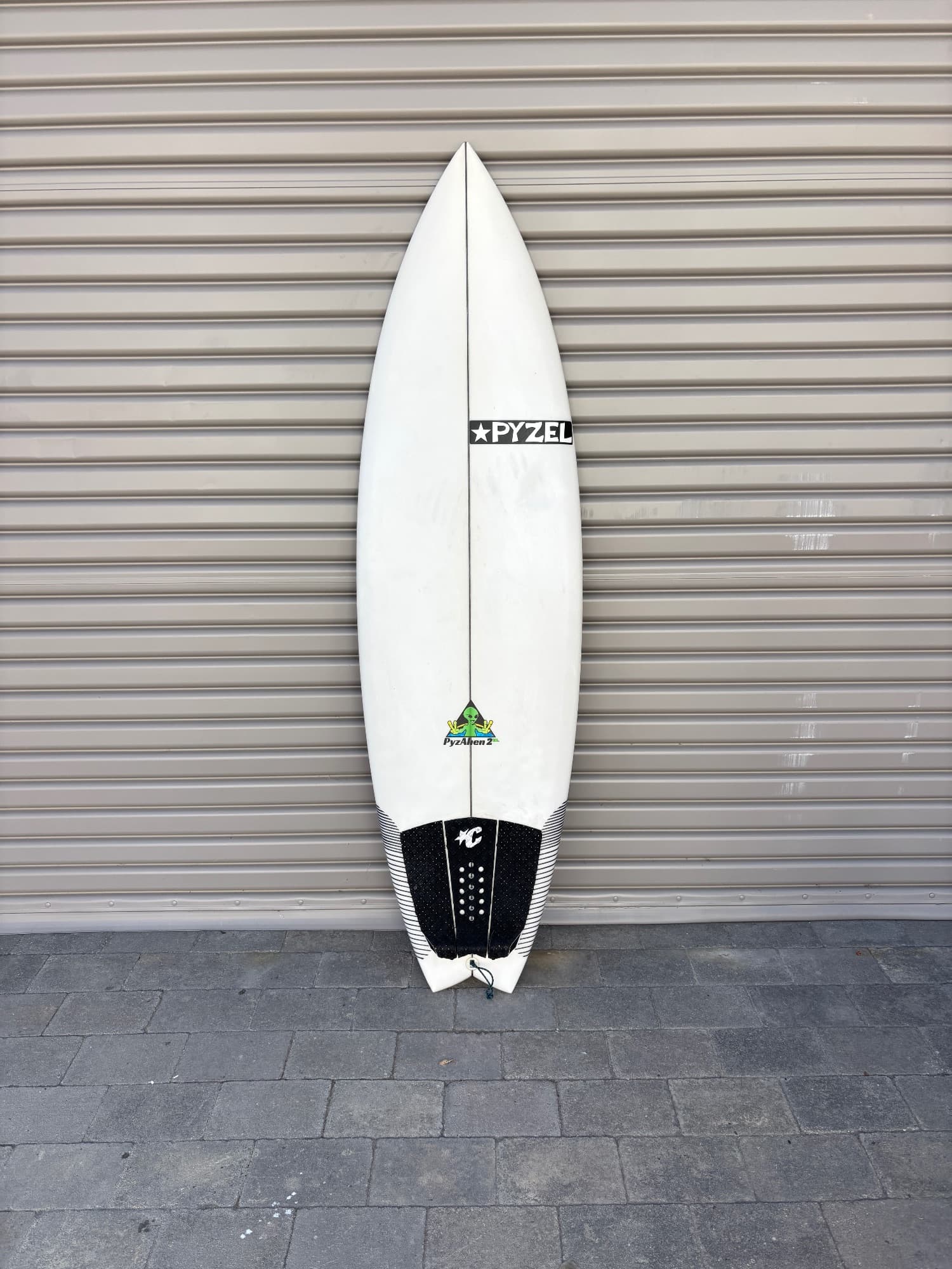 5’9 Pyzel Surfboards Pyzalien 2 XL
