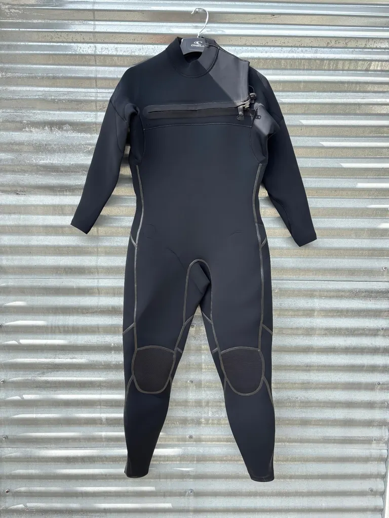 4/3 Mm Wetsuit Brand New XLS - Image 1