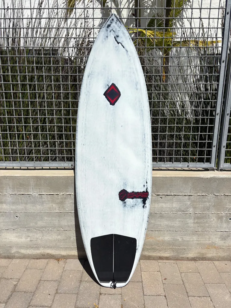5’10 Chas Carbon Fiber Surfboard - Image 1