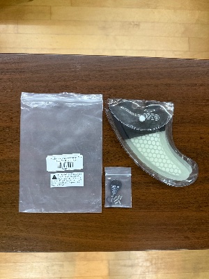 ELUDE Large Fiberglass Hexcore FCS Thruster Fins - Thumbnail 4