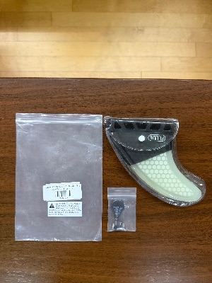 ELUDE Large Fiberglass Hexcore Futures Thruster Fins - Thumbnail 5