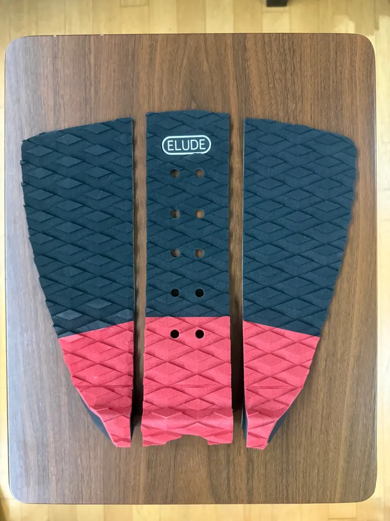 ELUDE Flat Traction Pad 3M Adhesive - Red/Black - Image 1