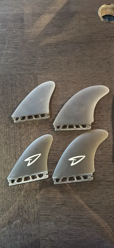 Roberts Twonzer Fin Set- Futures - Image 1